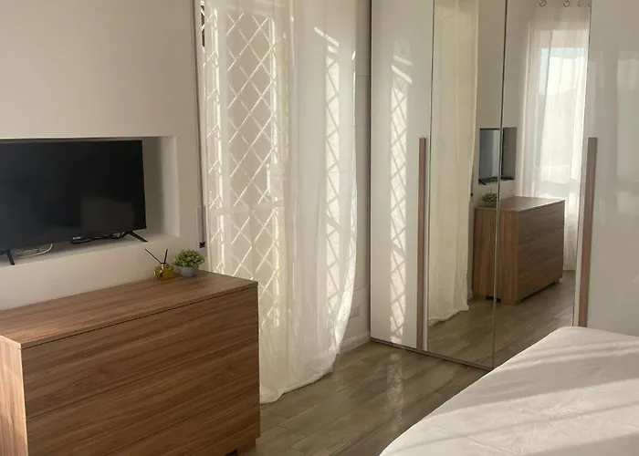 2 Bagni, 2 A Piramide Ostiense * Rome